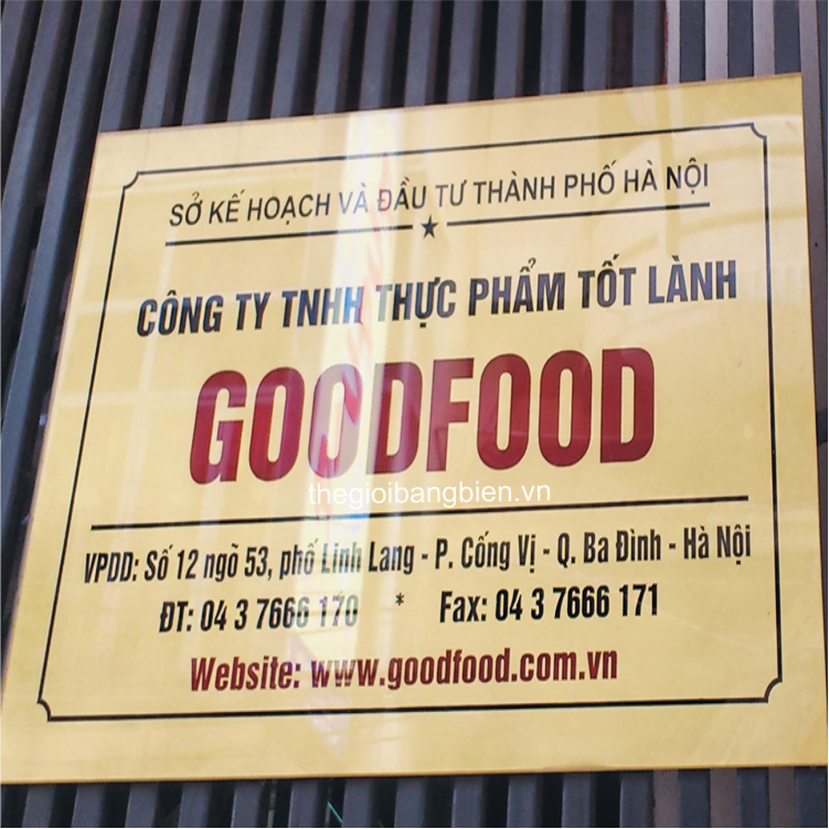 biển mica công ty nhũ đồng đẳng cấp