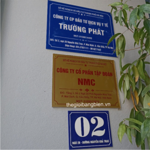 biển mica công ty in uv nhũ đồng đẹp