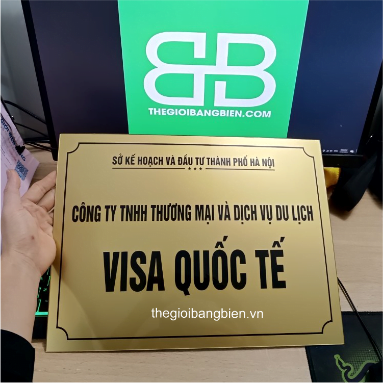 biển mica tên công ty nhũ đồng đẹp
