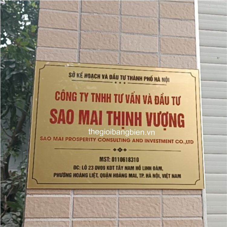 biển mica tên công ty nhũ đồng sang trọng