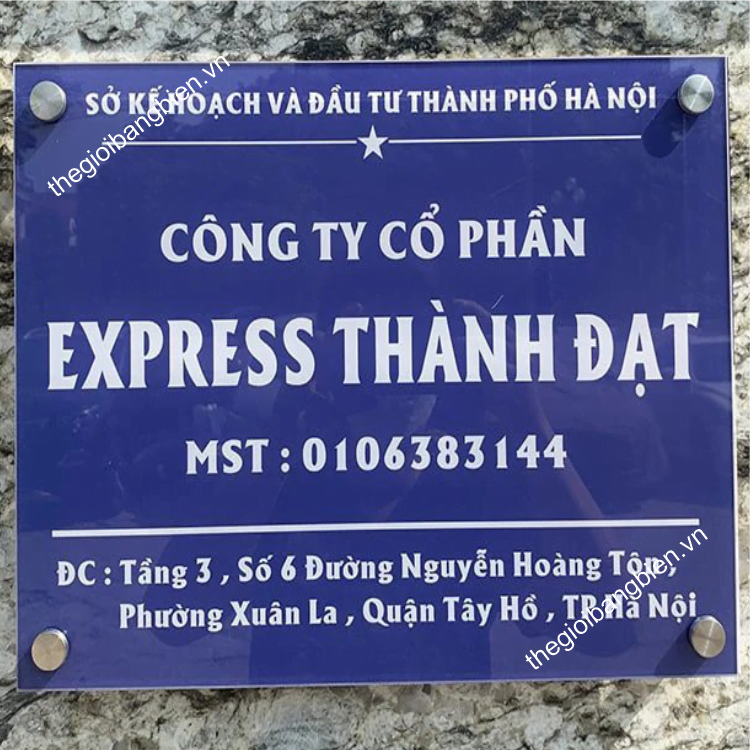 biển tên công ty bắt vít cách tường đẹp