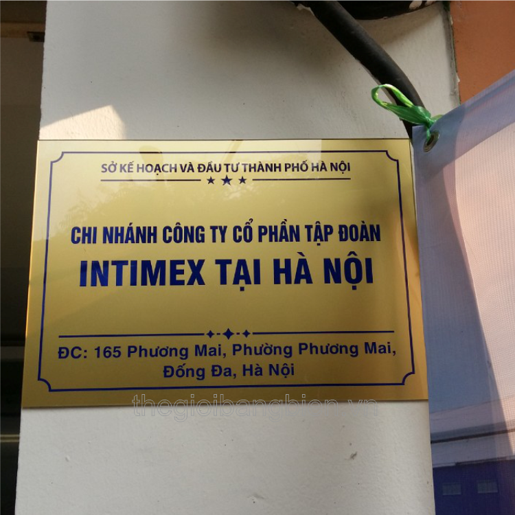 làm bảng tên công ty