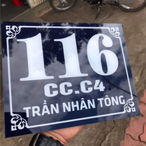 biển số nhà bằng mica dùng nhiều
