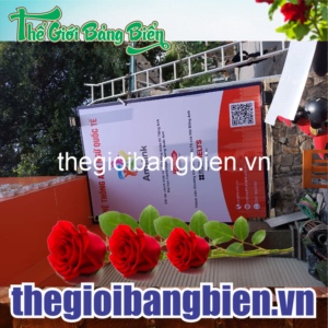thi công biển bạt khung sắt giá rẻ sang trọng