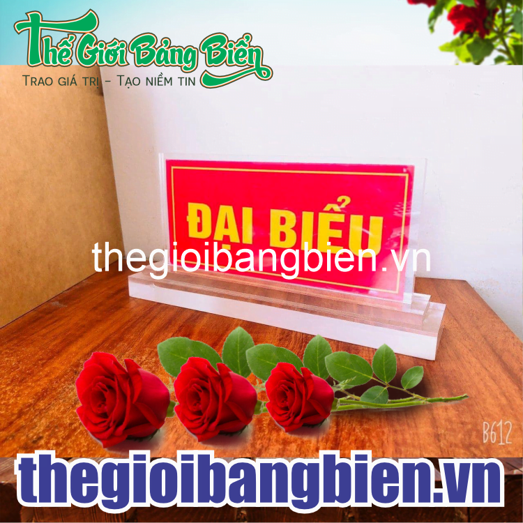 biển chức danh mica giá rẻ