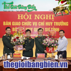 biển chức danh quân đội sang trọng