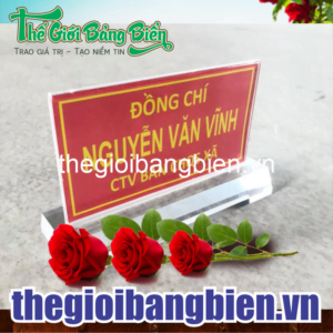 biển tên chức danh mica để bàn phòng họp
