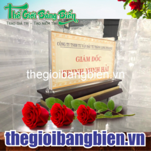 biển tên chức danh mica để bàn giá rẻ