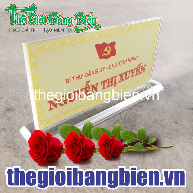 biển tên chức danh mica sang trọng