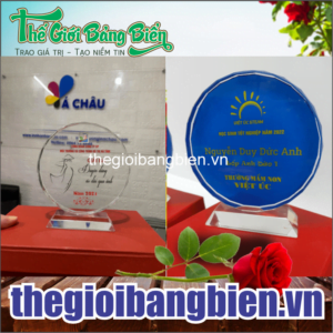 kỷ niệm chương pha lê giá rẻ