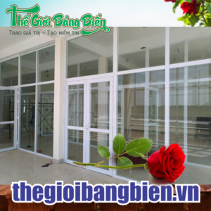lắp đặt vách nhôm kính giá rẻ