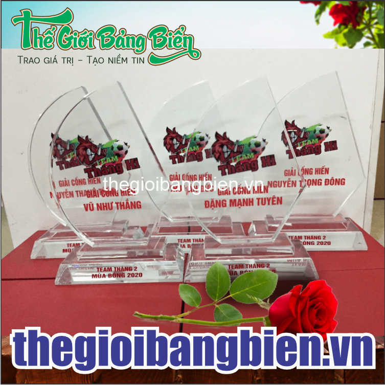 sản xuất kỷ niệm chương pha lê
