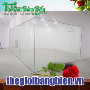 vách kính đẹp giá rẻ