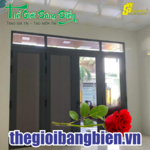 thi công rèm tổ ong cách nhiệt